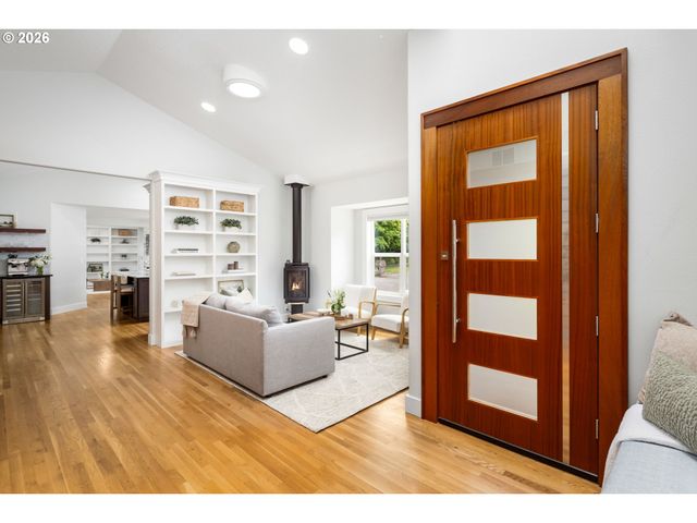 5541 YORKSHIRE Pl, Lake Oswego, OR 97035