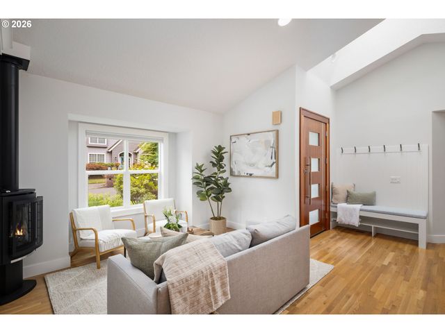 5541 YORKSHIRE Pl, Lake Oswego, OR 97035