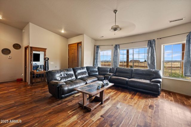 8183 N BLESSING Lane, Prescott Valley, AZ 86315