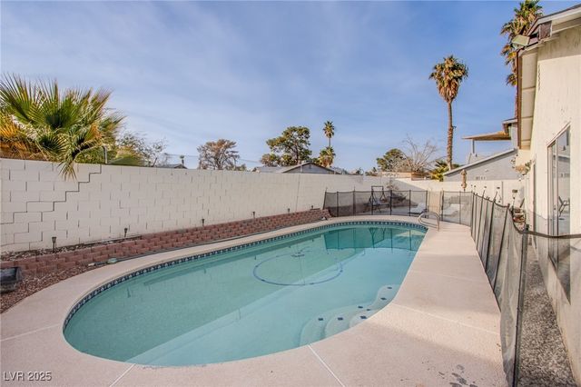 5399 Surrey Street, Las Vegas, NV 89119