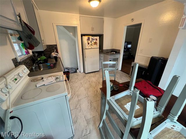 19444 Woodside Street, Harper Woods, MI 48225