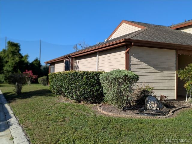 9776 E Pebble Creek Court, Inverness, FL 34450