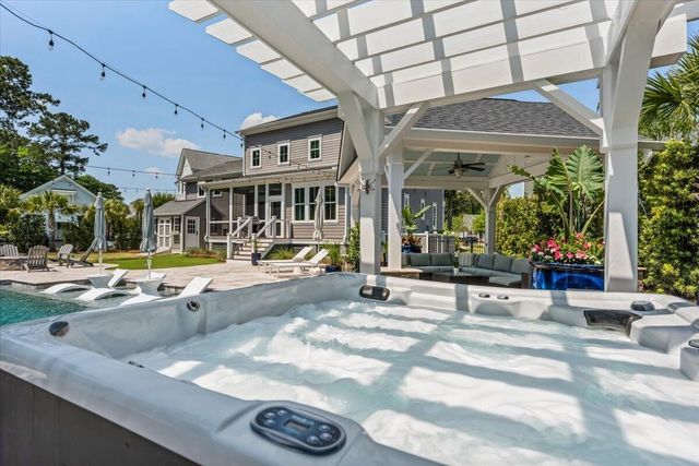 1483 Edgemoor Avenue, Mount Pleasant, SC 29466
