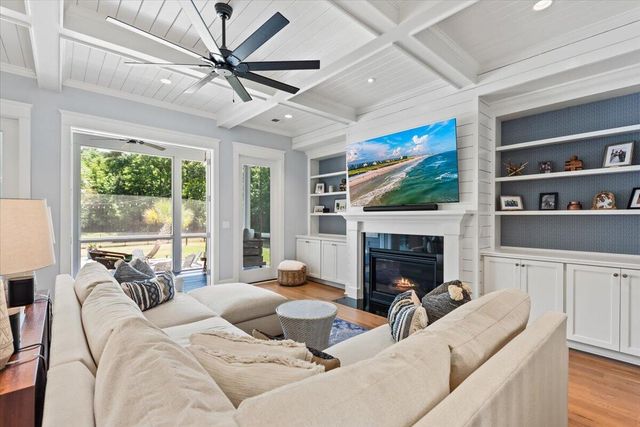 1483 Edgemoor Avenue, Mount Pleasant, SC 29466