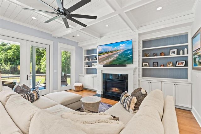 1483 Edgemoor Avenue, Mount Pleasant, SC 29466