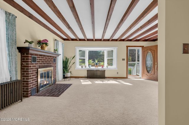 44 Asbury Road, Farmingdale, NJ 07727