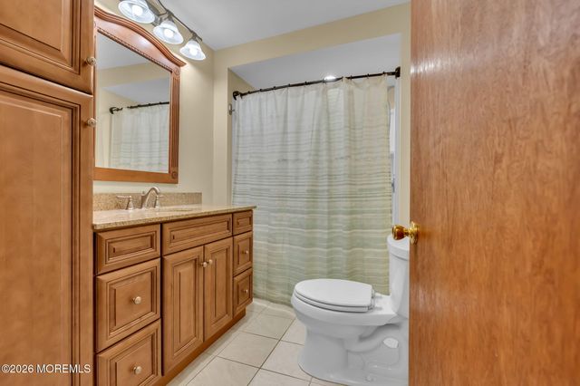 44 Asbury Road, Farmingdale, NJ 07727