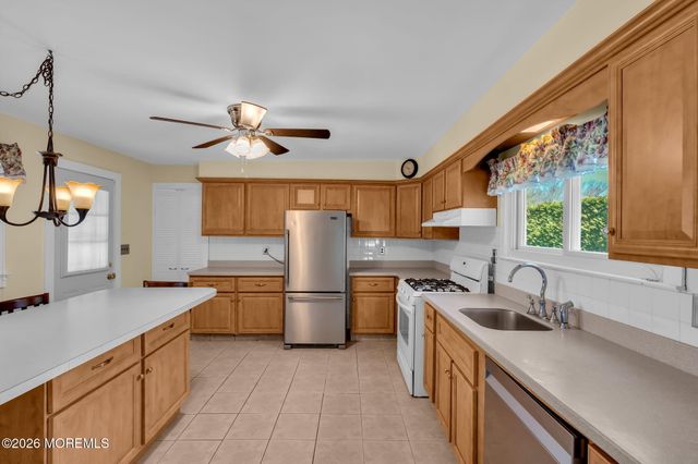 44 Asbury Road, Farmingdale, NJ 07727