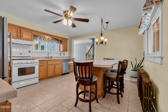 44 Asbury Road, Farmingdale, NJ 07727