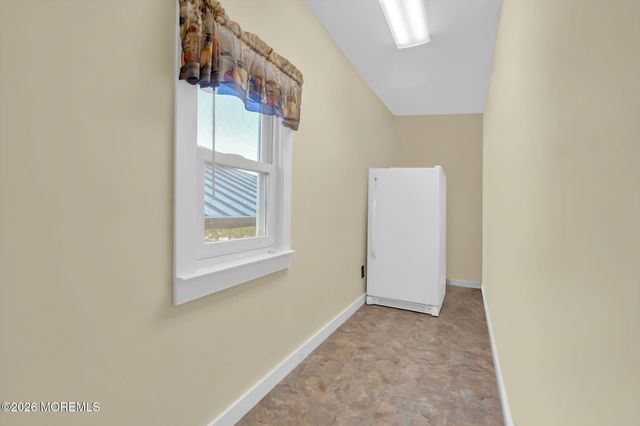 44 Asbury Road, Farmingdale, NJ 07727