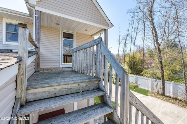 44 Asbury Road, Farmingdale, NJ 07727