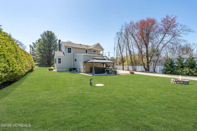 44 Asbury Road, Farmingdale, NJ 07727