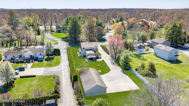 44 Asbury Road, Farmingdale, NJ 07727