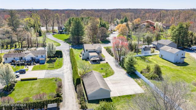 44 Asbury Road, Farmingdale, NJ 07727