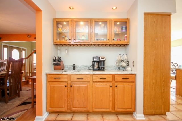 6 Meadow Lake Dr, Hardwick Twp., NJ 07825