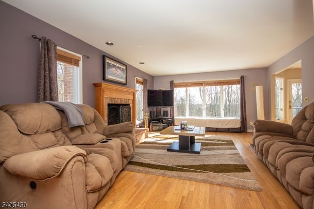 6 Meadow Lake Dr, Hardwick Twp., NJ 07825