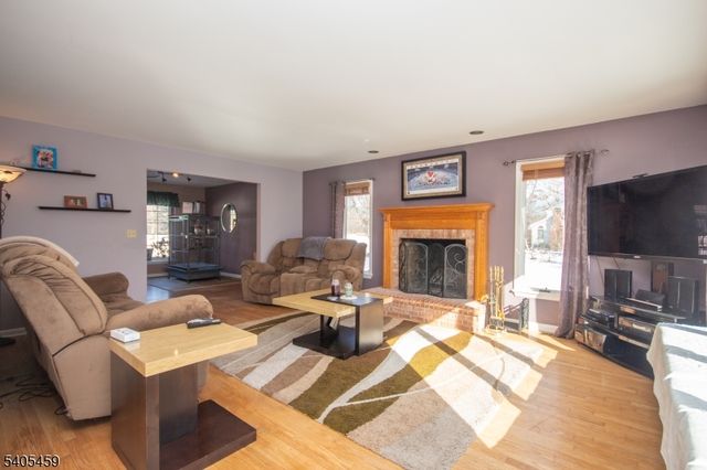 6 Meadow Lake Dr, Hardwick Twp., NJ 07825