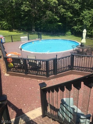 6 Meadow Lake Dr, Hardwick Twp., NJ 07825