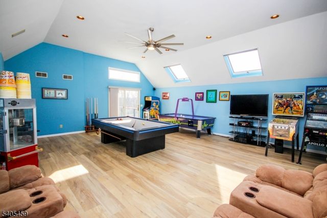 6 Meadow Lake Dr, Hardwick Twp., NJ 07825