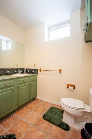 6 Meadow Lake Dr, Hardwick Twp., NJ 07825