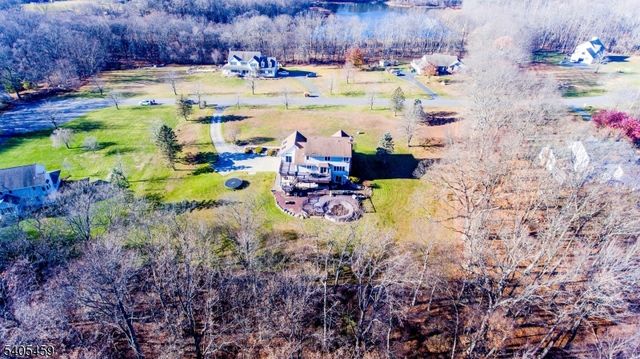 6 Meadow Lake Dr, Hardwick Twp., NJ 07825