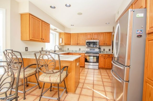 6 Meadow Lake Dr, Hardwick Twp., NJ 07825