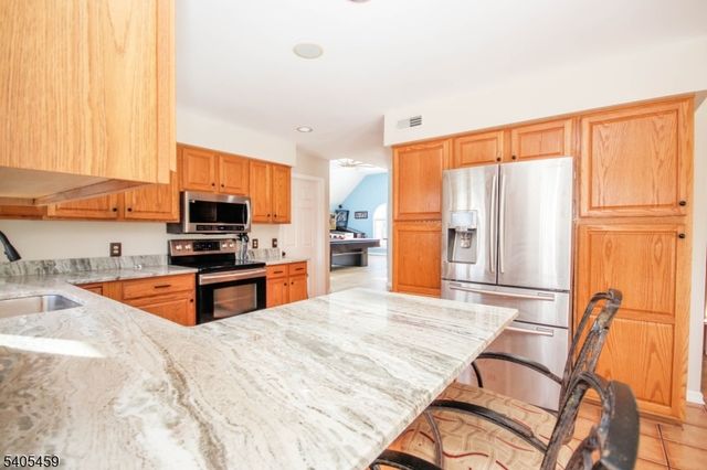 6 Meadow Lake Dr, Hardwick Twp., NJ 07825