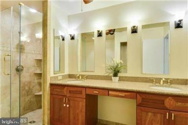 5726 BREWER HOUSE CIR, Rockville, MD 20852