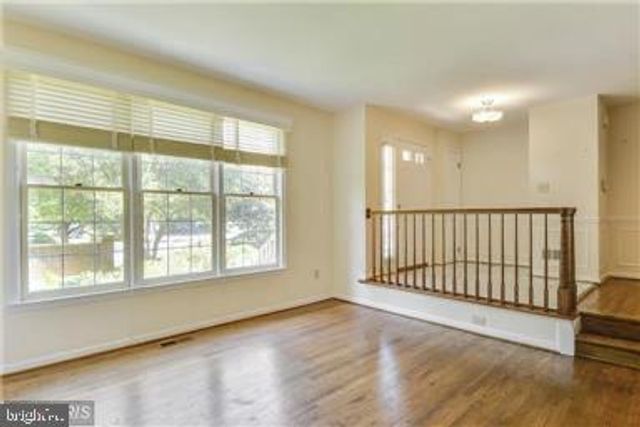 5726 BREWER HOUSE CIR, Rockville, MD 20852