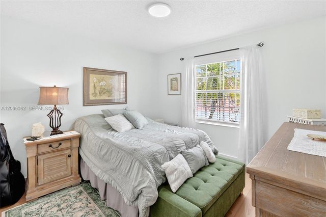 2238 W 74th Ter 39C, Hialeah, FL 33016