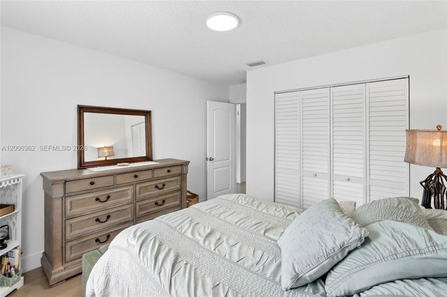 2238 W 74th Ter 39C, Hialeah, FL 33016