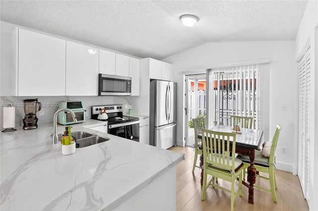 2238 W 74th Ter 39C, Hialeah, FL 33016