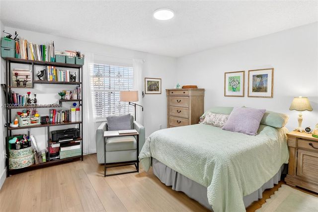 2238 W 74th Ter 39C, Hialeah, FL 33016