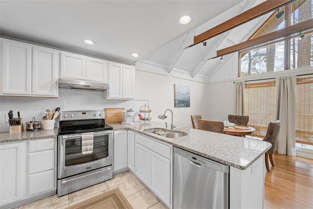 560 S Flagship Drive 6, Salem, SC 29676