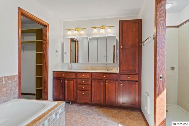 3747 W Burgess Lane, Lincoln, NE 68523