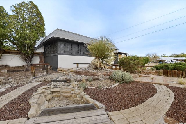 2221 Frederick Place NW, Albuquerque, NM 87104