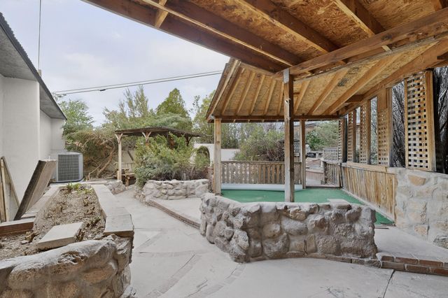 2221 Frederick Place NW, Albuquerque, NM 87104