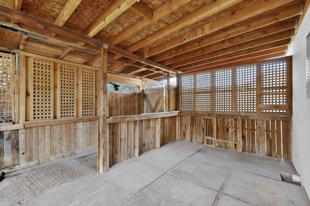 2221 Frederick Place NW, Albuquerque, NM 87104