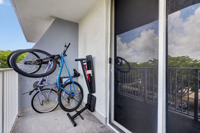 1801 S Treasure Drive 415, North Bay Village, FL 33141