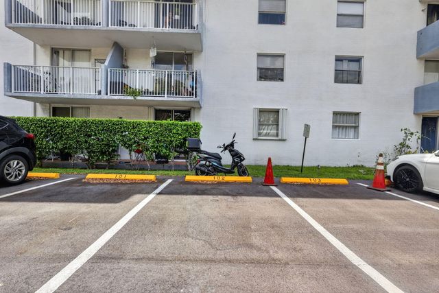 1801 S Treasure Drive 415, North Bay Village, FL 33141