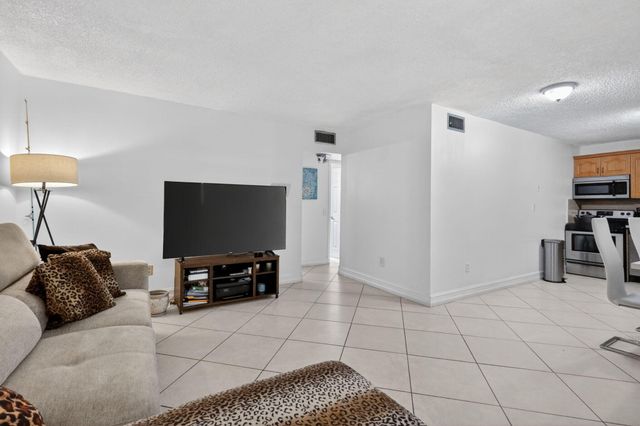 1801 S Treasure Drive 415, North Bay Village, FL 33141