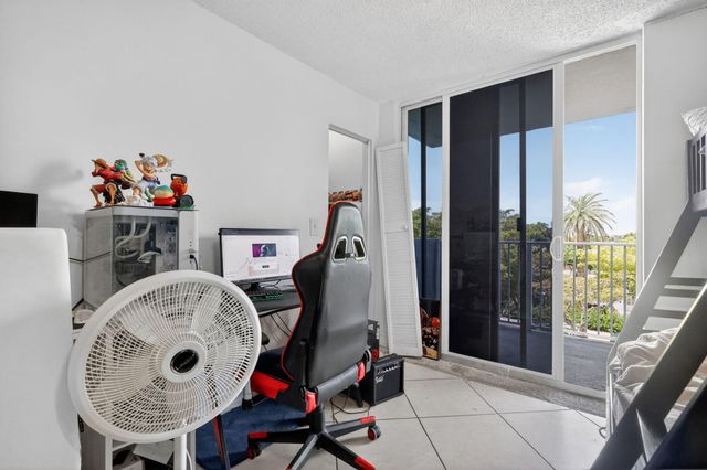 1801 S Treasure Drive 415, North Bay Village, FL 33141