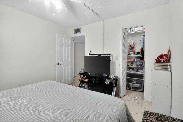 1801 S Treasure Drive 415, North Bay Village, FL 33141