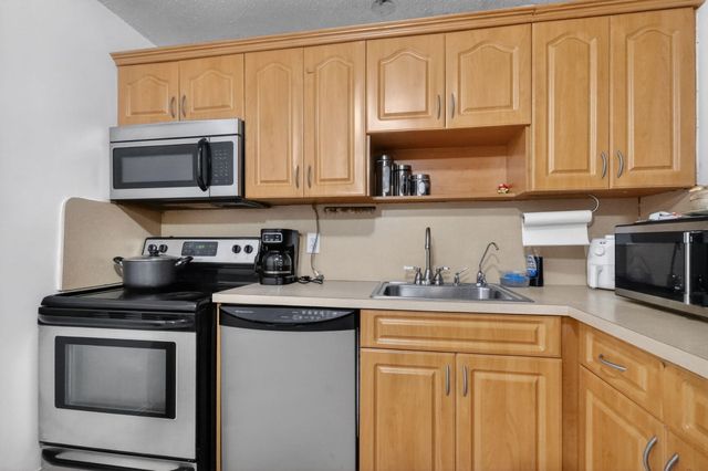 1801 S Treasure Drive 415, North Bay Village, FL 33141