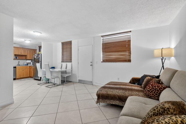 1801 S Treasure Drive 415, North Bay Village, FL 33141