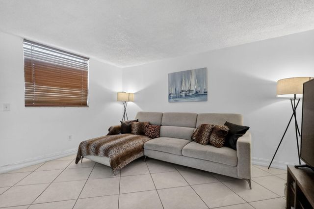 1801 S Treasure Drive 415, North Bay Village, FL 33141