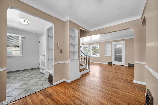21202 Gardenview Drive, Maple Heights, OH 44137