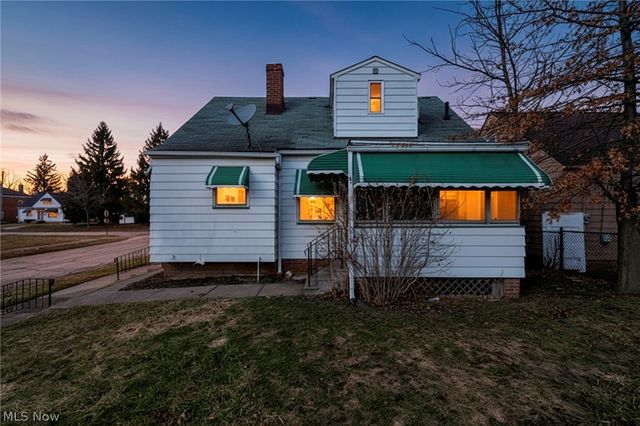 21202 Gardenview Drive, Maple Heights, OH 44137