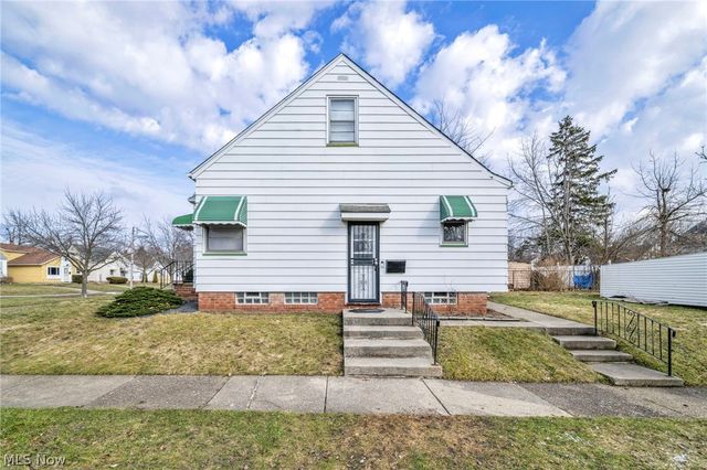 21202 Gardenview Drive, Maple Heights, OH 44137