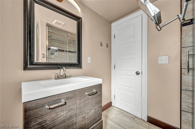 21202 Gardenview Drive, Maple Heights, OH 44137